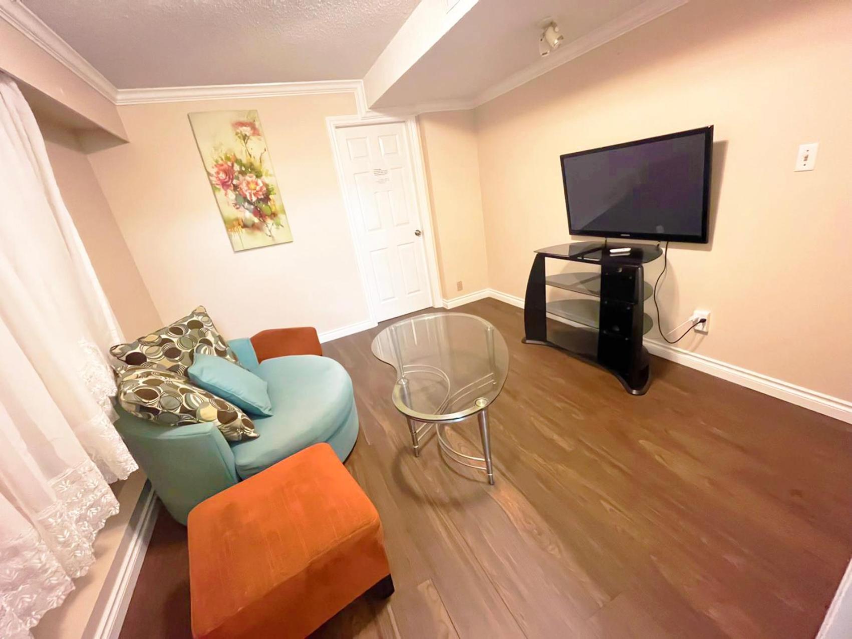 Private Suite With Private Entrance King Bed Richmond Exteriér fotografie