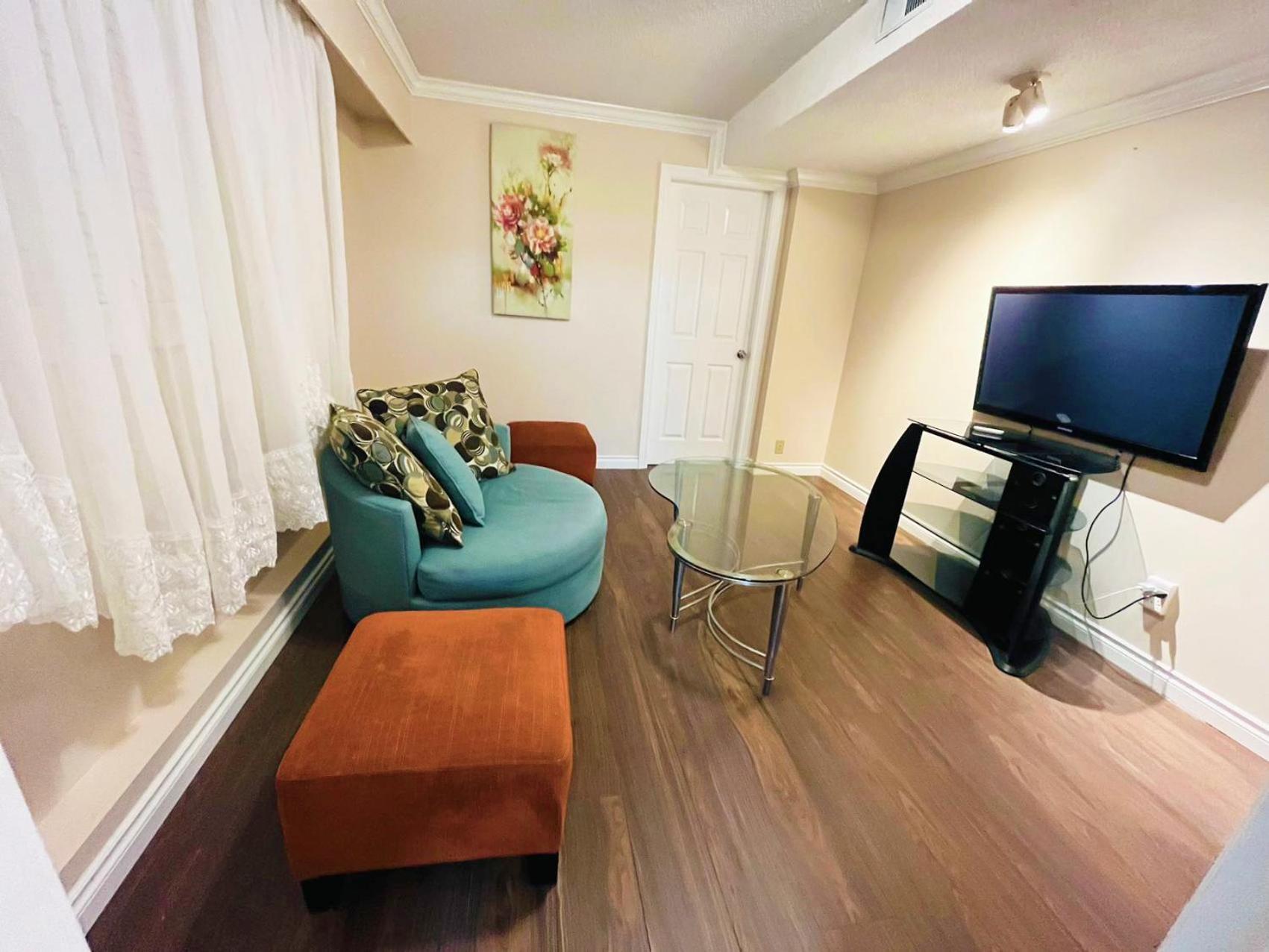 Private Suite With Private Entrance King Bed Richmond Exteriér fotografie